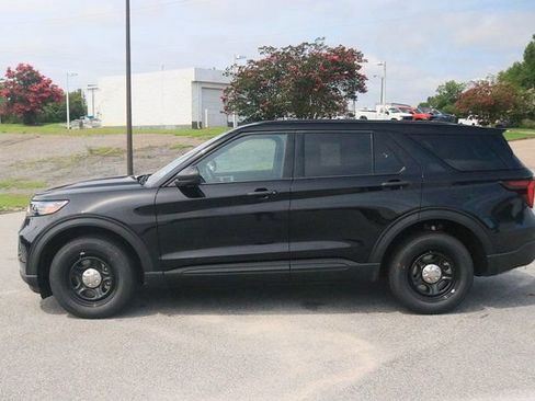 New 2025 Ford Explorer 4WD Police Interceptor image 4