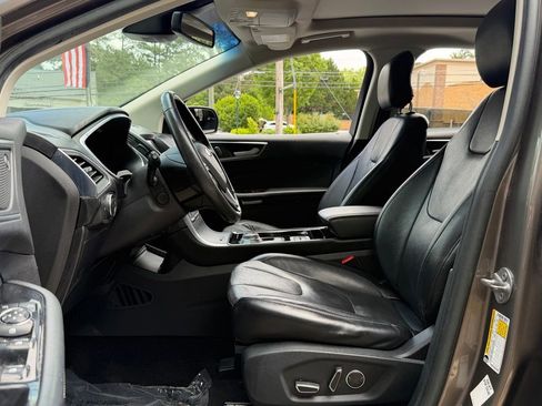 Used 2019 Ford Edge Titanium w/ Equipment Group 301A FWD image 25