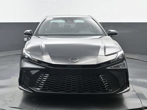 New 2026 Toyota Camry Hybrid FWD image 19