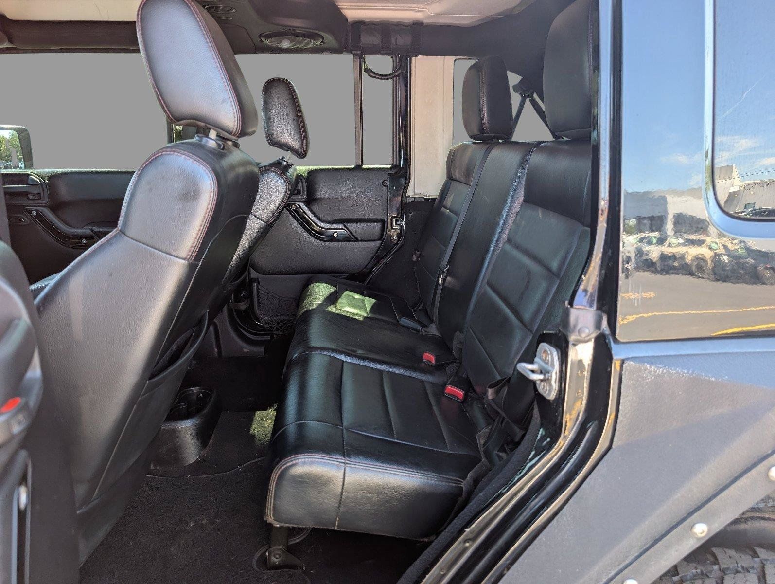 Used 2012 Jeep Wrangler Unlimited Sahara AWD/4WD image 29