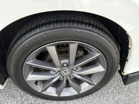 Used 2020 Honda Civic EX image 9