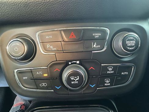 Used 2021 Jeep Compass Limited AWD/4WD image 19