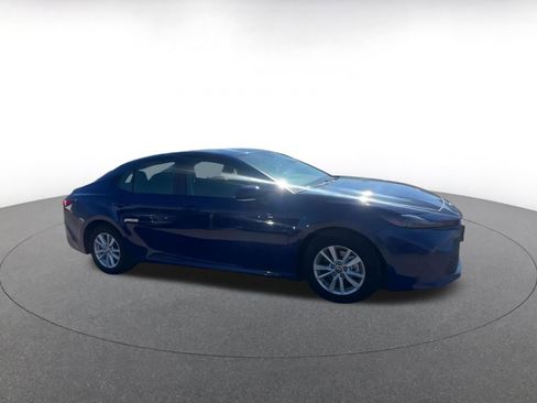 Used 2025 Toyota Camry LE image 2