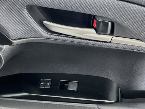 Used 2025 Toyota Camry SE FWD image 32