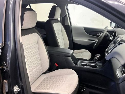 Used 2022 Chevrolet Equinox LS w/ LS Convenience Package image 6
