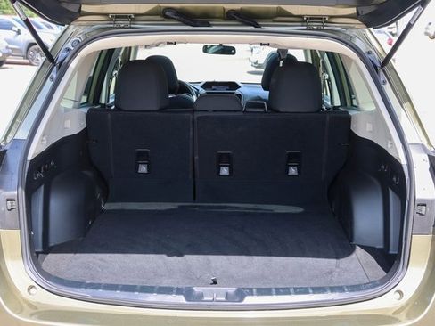 Used 2024 Subaru Forester Premium image 8