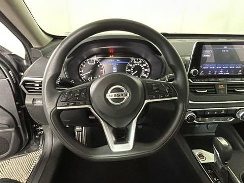 Used 2019 Nissan Altima 2.5 S FWD image 14