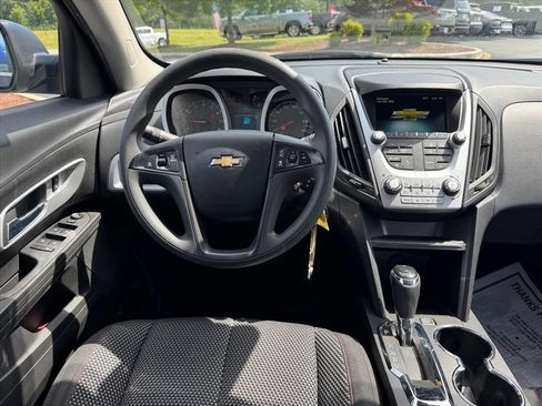 Used 2017 Chevrolet Equinox LS FWD image 12