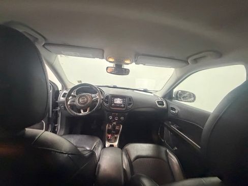 Used 2018 Jeep Compass Latitude FWD image 14
