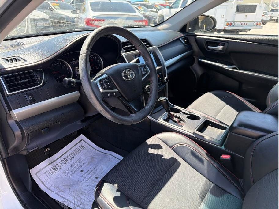 Used 2017 Toyota Camry SE FWD image 5