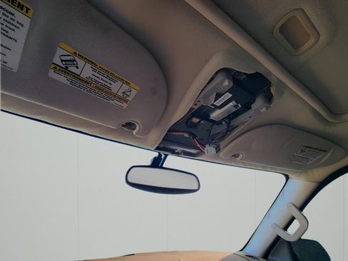 Used 2005 Ford Explorer Eddie Bauer image 23