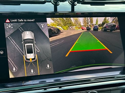 New 2025 Bentley Bentayga image 23