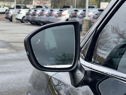 New 2026 Nissan Pathfinder SL image 26