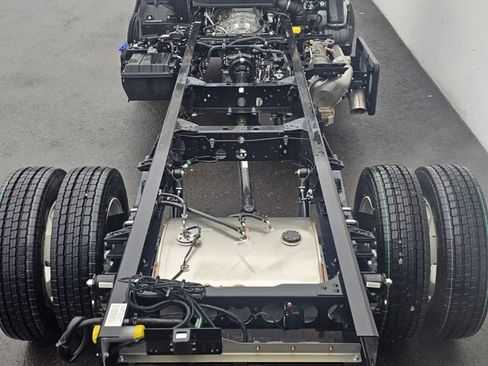 New 2025 Chevrolet Low Cab Forward 4500 XD image 3
