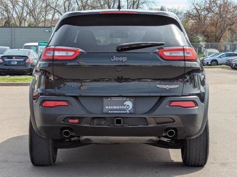 Used 2016 Jeep Cherokee Trailhawk w/ Cold Weather Group AWD/4WD image 8