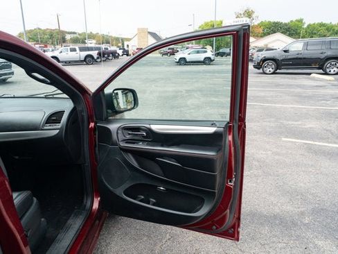 Certified 2019 Dodge Grand Caravan GT FWD image 15