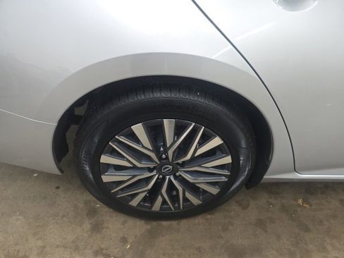 Used 2023 Nissan Altima 2.5 SV image 8