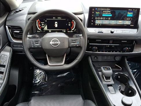 Certified 2025 Nissan Rogue Platinum w/ Platinum Premium Package image 13