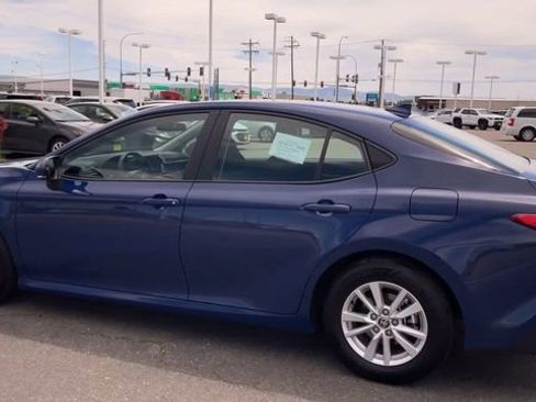 Used 2026 Toyota Camry LE FWD image 7