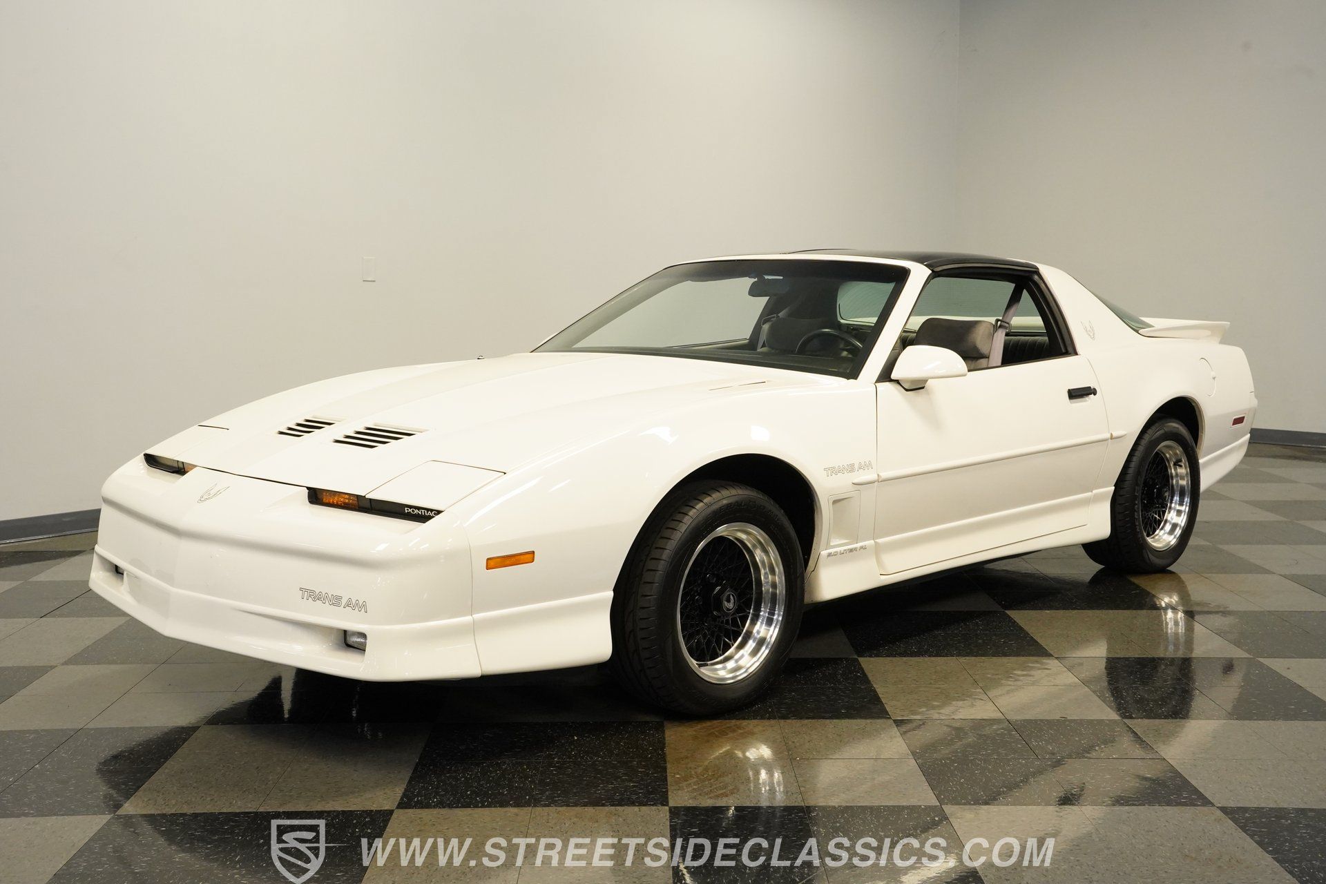 Used 1989 Pontiac Firebird Trans Am RWD image 6