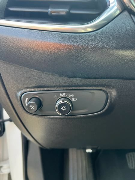 Used 2020 Chevrolet Equinox LS w/ LS Convenience Package AWD/4WD image 23