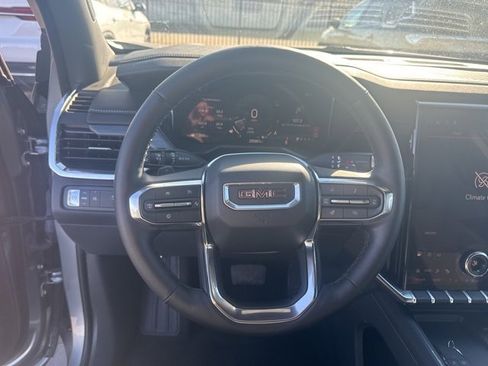 Used 2025 GMC Acadia Elevation image 14