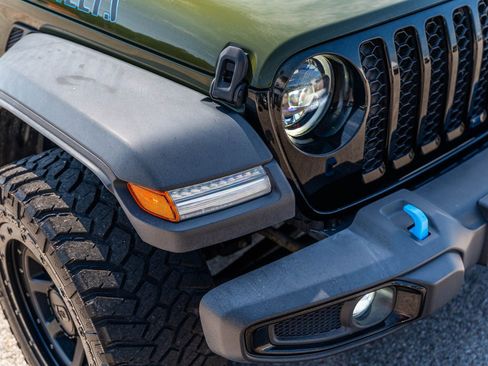 Used 2023 Jeep Wrangler Unlimited w/ Cold Weather Group AWD/4WD image 11