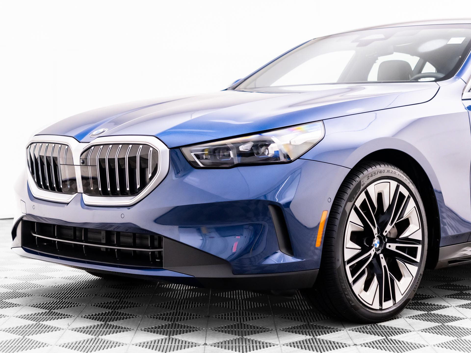 Certified 2026 BMW 540i xDrive AWD/4WD image 37