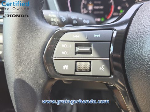 Certified 2025 Honda Pilot Touring image 19