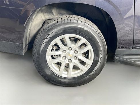 Used 2024 Chevrolet Suburban LT image 39