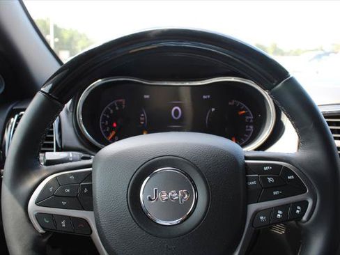 Certified 2019 Jeep Grand Cherokee Overland RWD image 30