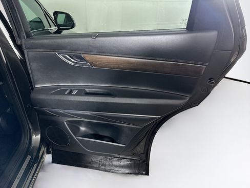 Used 2024 Genesis GV80 2.5T image 31