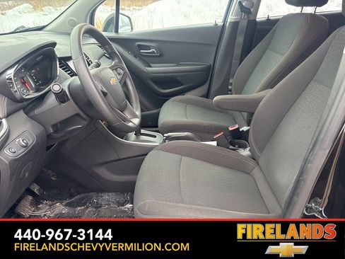 Certified 2022 Chevrolet Trax LS w/ Tint and Cruise Package image 3