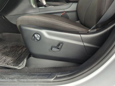 Used 2020 Jeep Grand Cherokee Laredo image 13