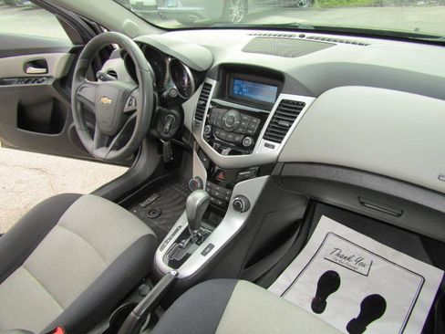 Used 2016 Chevrolet Cruze LS image 39
