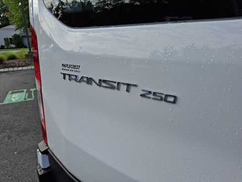 Used 2025 Ford Transit 250 Low Roof w/ Exterior Upgrade Package RWD image 28