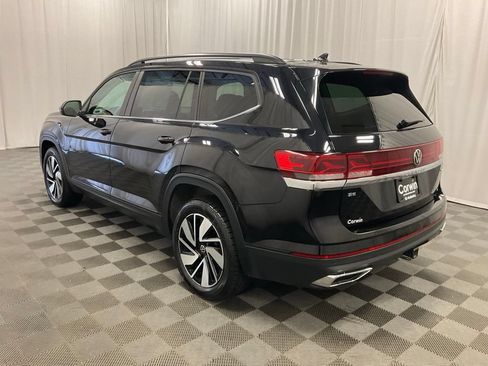 Used 2025 Volkswagen Atlas SE AWD/4WD image 4