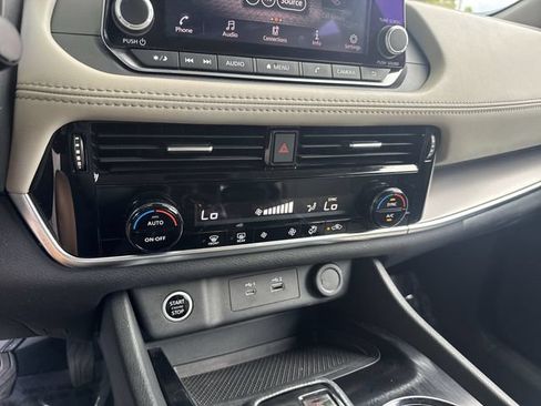 Used 2023 Nissan Rogue SV FWD image 23