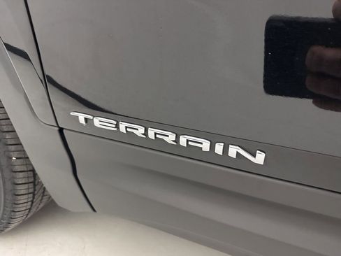 Used 2023 GMC Terrain SLE w/ Driver Convenience Package image 13