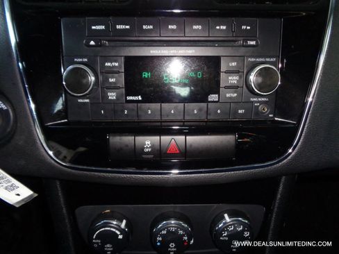 Used 2013 Chrysler 200 Touring image 10