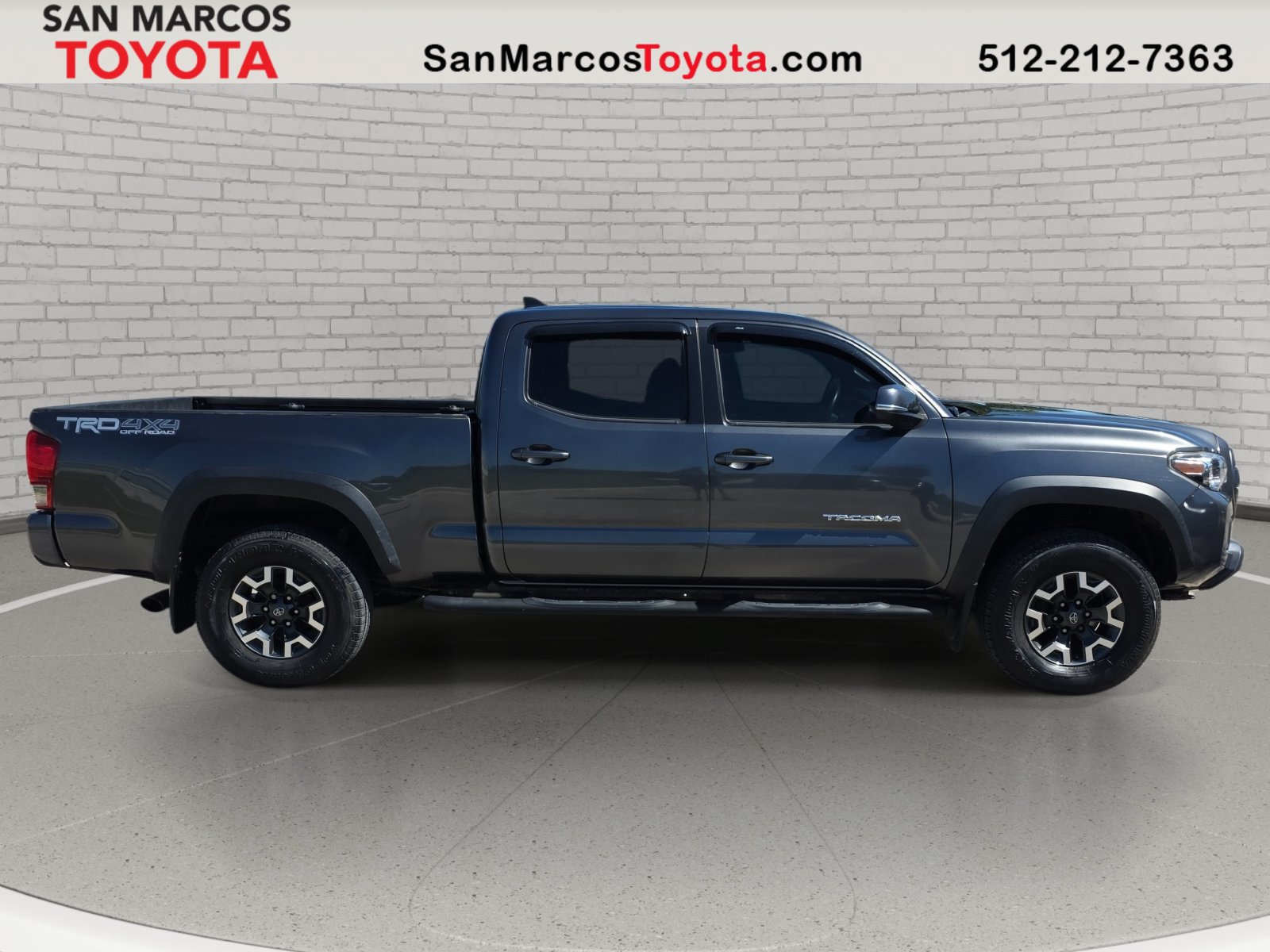 Used 2017 Toyota Tacoma TRD Off-Road w/ Premium & Technology Package AWD/4WD image 5