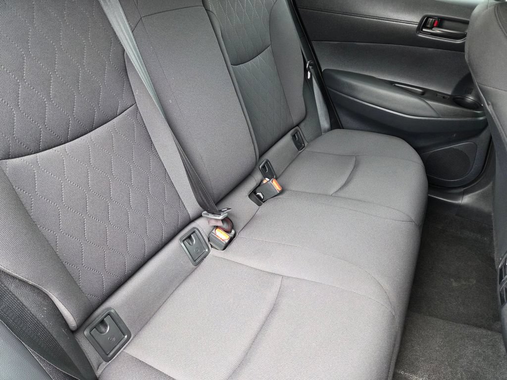 Used 2025 Toyota Corolla Cross LE FWD image 5