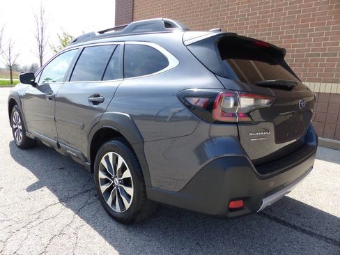 Used 2023 Subaru Outback Limited image 7