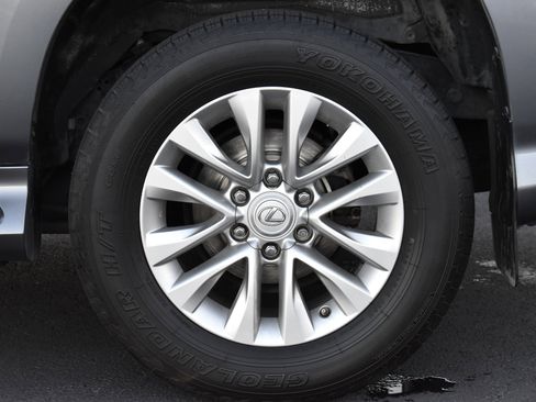 Used 2018 Lexus GX 460 image 28