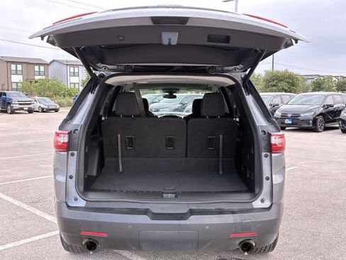 Used 2021 Chevrolet Traverse LT FWD image 35