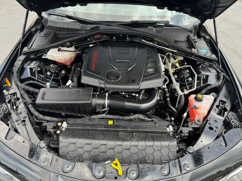 Used 2019 Alfa Romeo Giulia w/ Nero Edizione RWD image 27