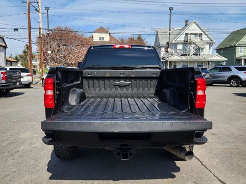 Used 2018 Chevrolet Silverado 2500 LT w/ Midnight Edition image 19