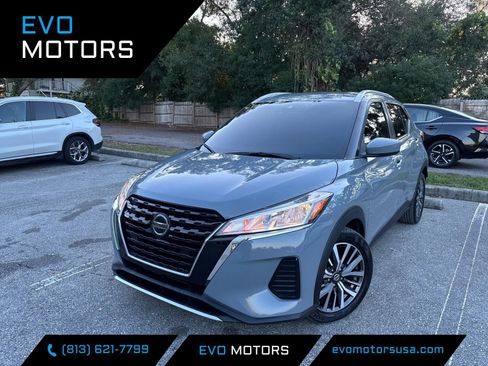 Used 2021 Nissan Kicks SV FWD image 1