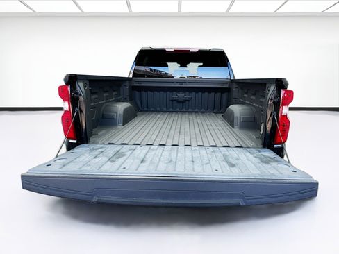 Used 2022 Chevrolet Silverado 1500 Custom Trail Boss w/ Midnight Edition AWD/4WD image 17