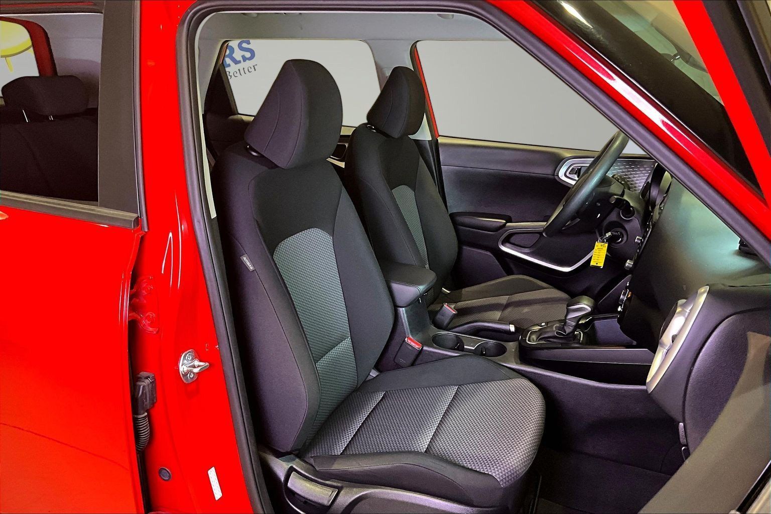 Used 2025 Kia Soul LX w/ LX Technology Package FWD image 28